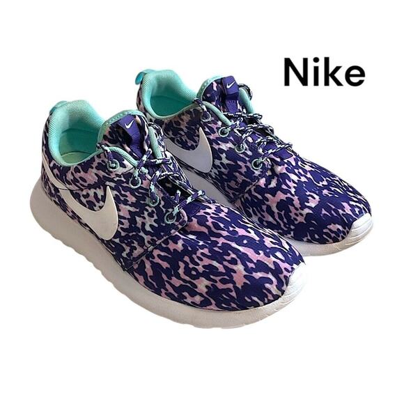 Nike Roshe Running Shoe Women’s Sz 7M One White Purple 599432 511 Comfortable - Picture 1 of 15